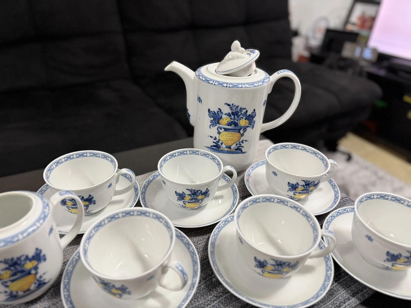 Viana Portugal Teacup and Saucer Set with Teapot and Creamer - photo 3