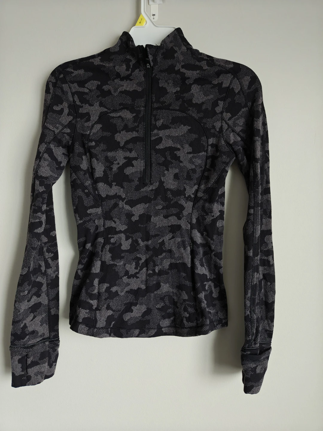 Lululemon Black Camo Half-Zip Pullover Size 4 - photo 2