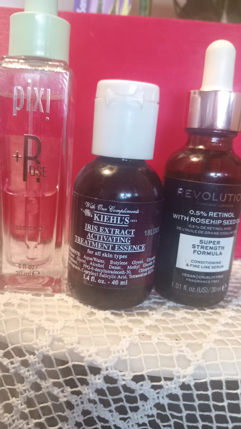 Face oil and skin treatments