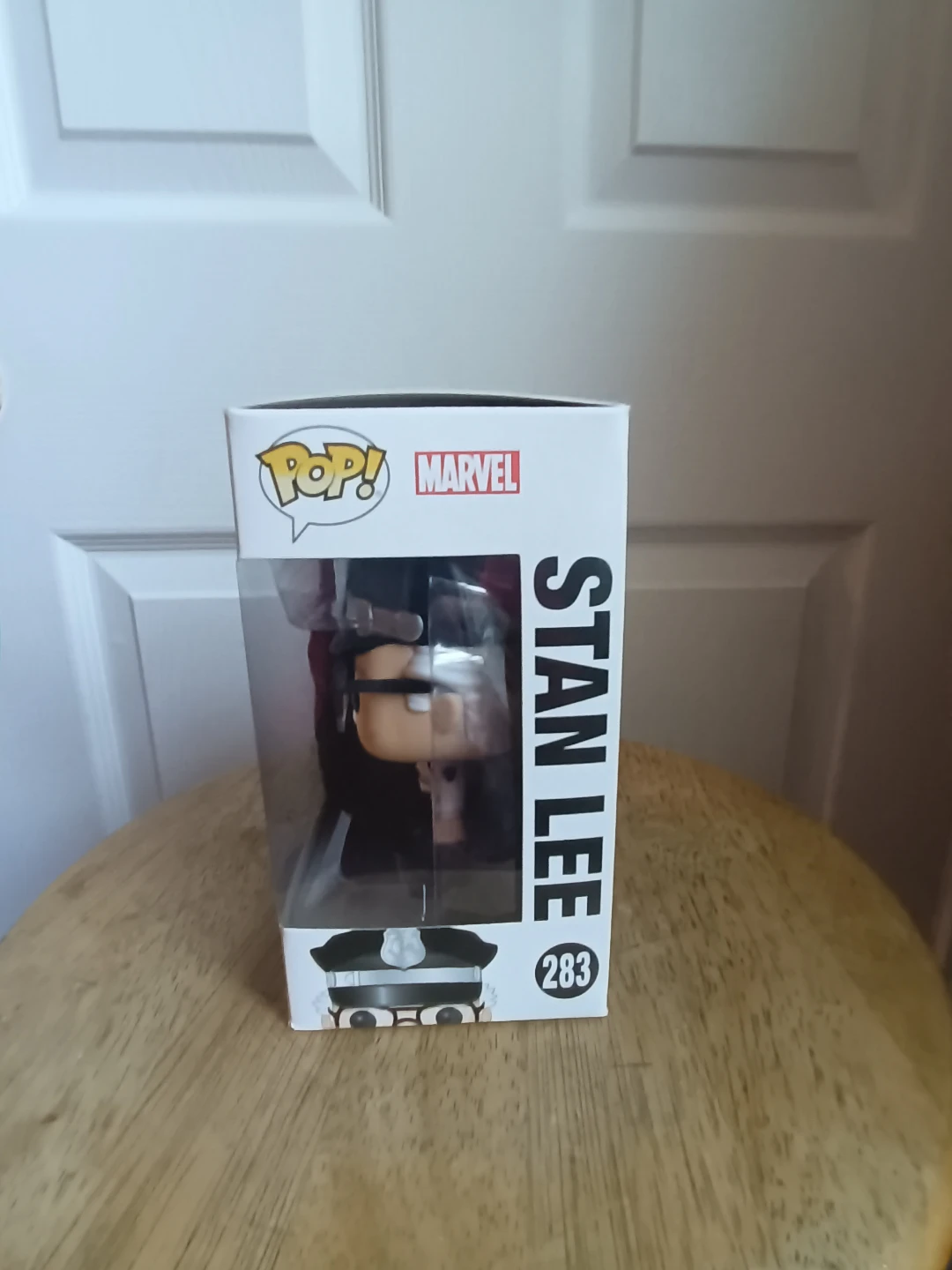 Funko Pop! Stan Lee Captain America 283 Vinyl Bobblehead - photo 2