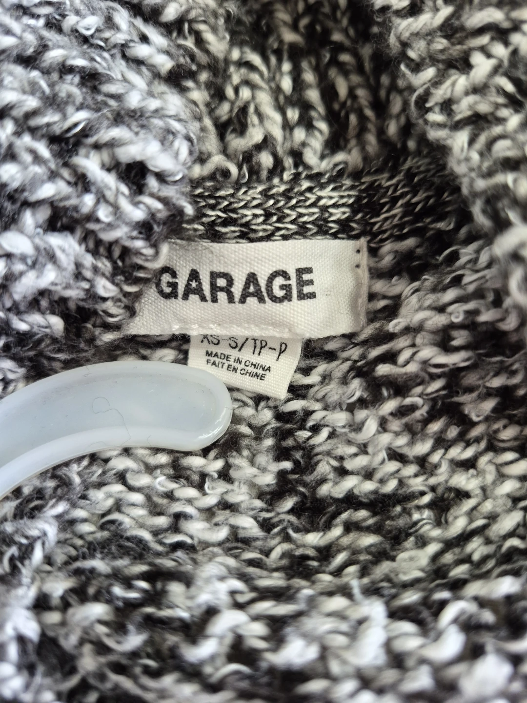 Ladies Size XS/Small Garage Sweater w/Side Pockets - photo 4