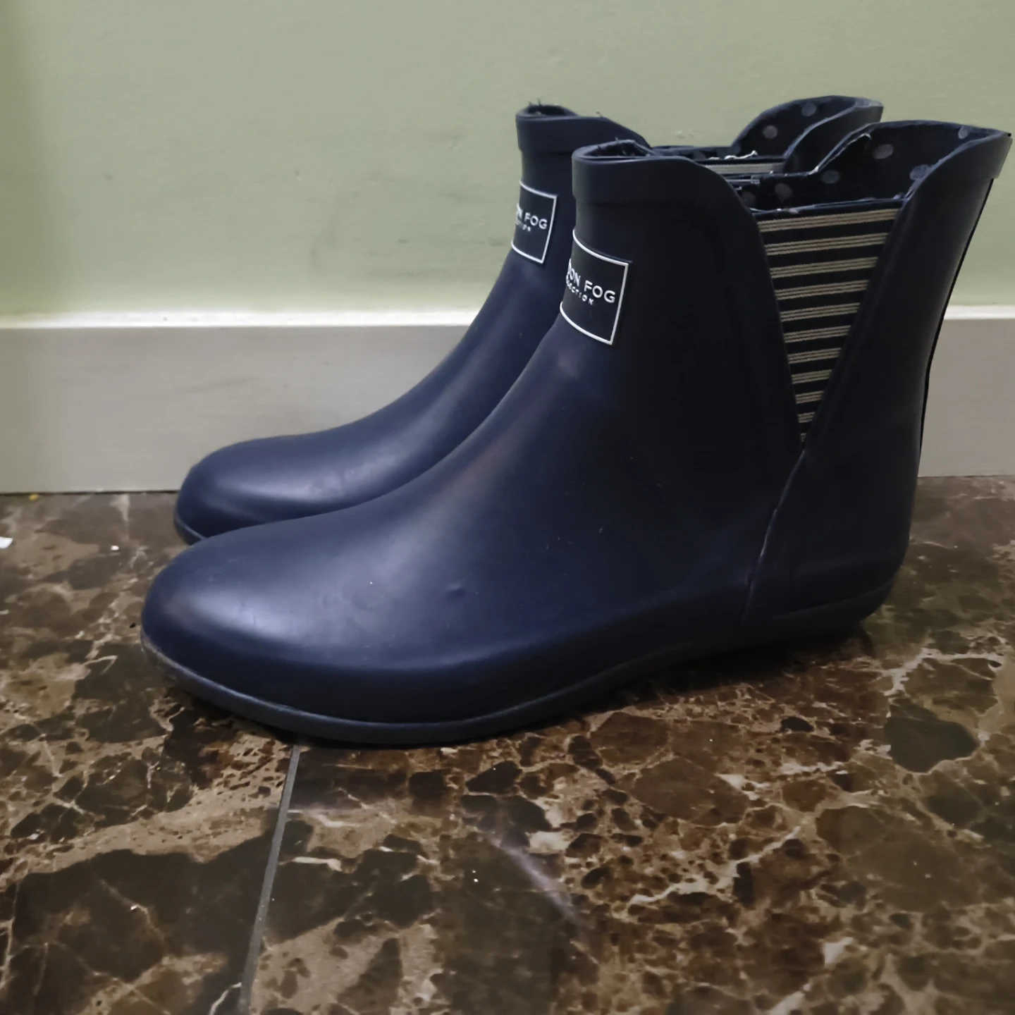Size 10 London Fog Navy Rain Boots