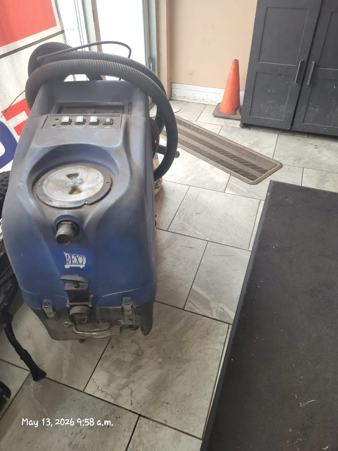 Car shampoo machine