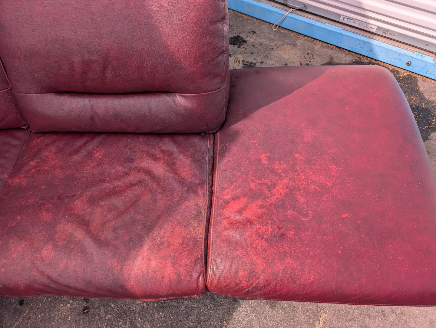 Delivery Available - Large Red Sectional - photo 4