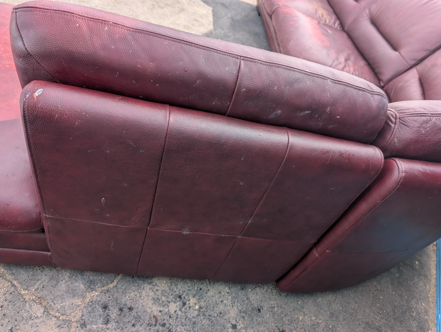 Delivery Available - Large Red Sectional - photo 5