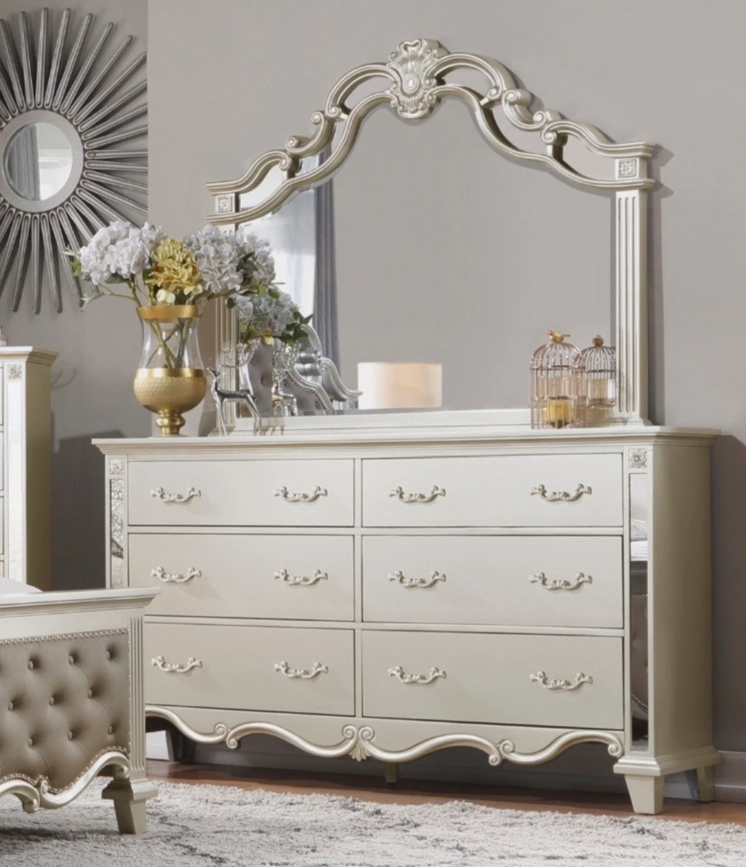 ✨ LUXURY $1,500+ GLAM DRESSER  & MIRROR SET NOW FOR $849✨ - photo 4