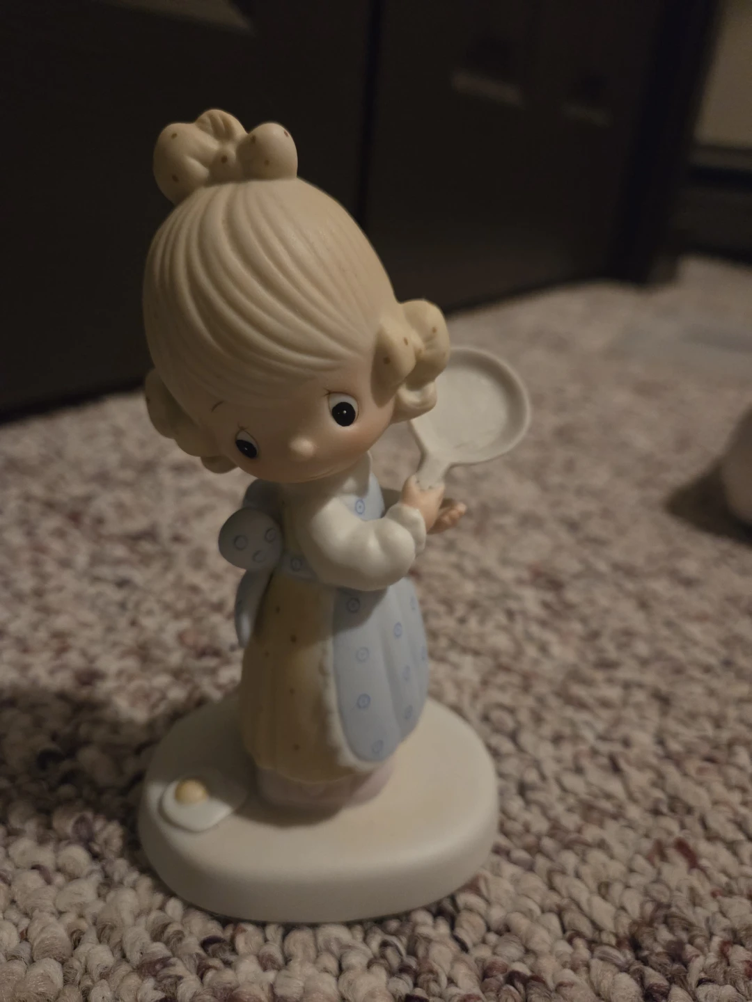 Jonathan & David "Eggs Over Easy" Figurine