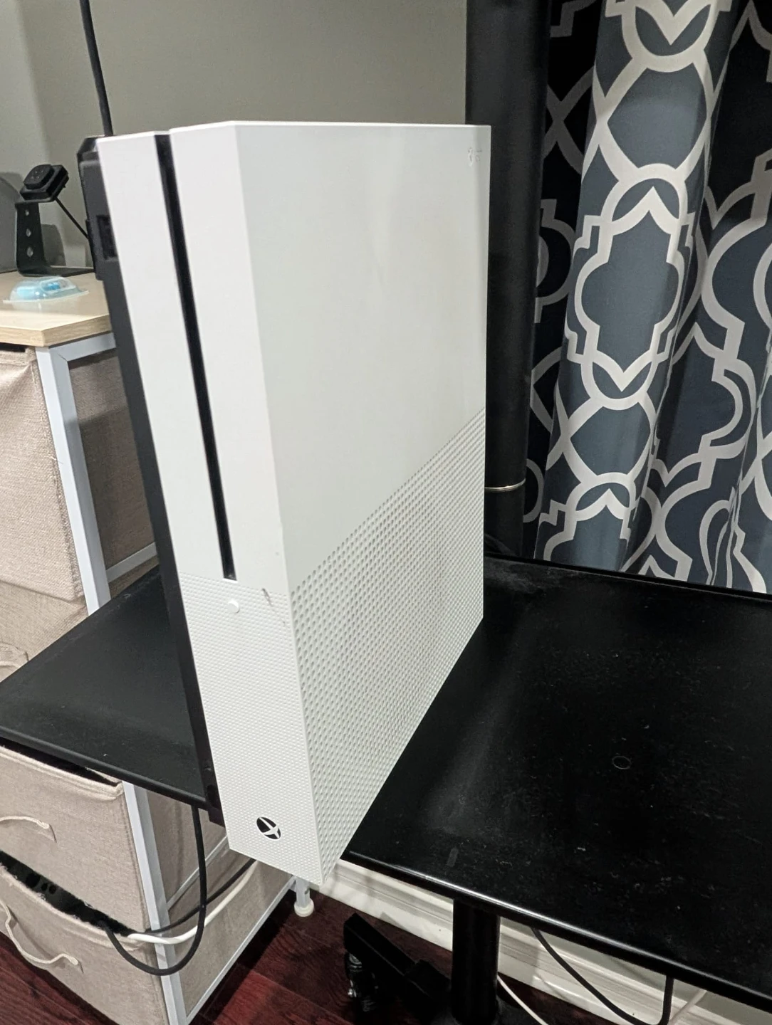 White Xbox One S Console with Controller - photo 3
