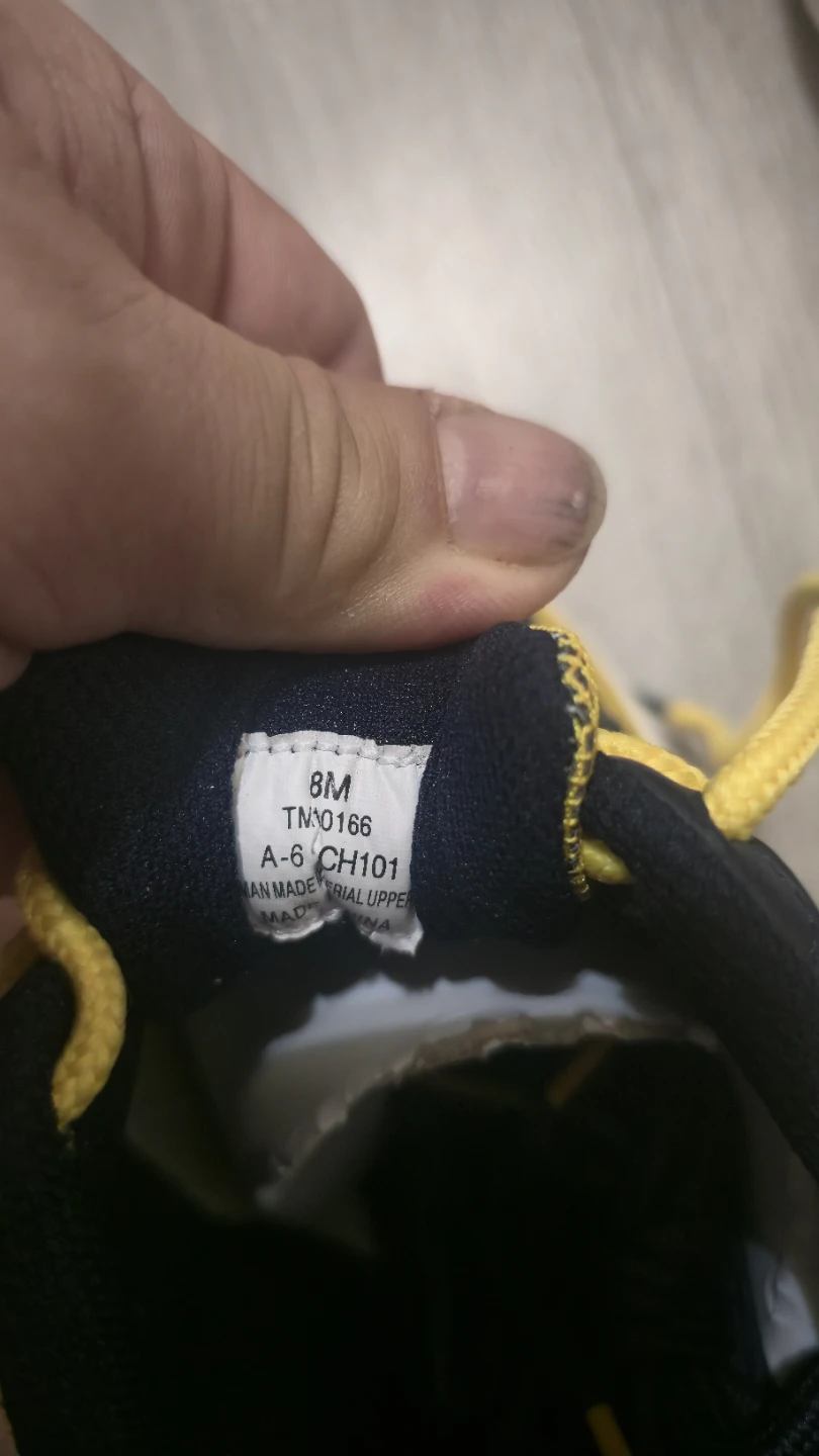 Tommy Hilfiger Men's Yellow and Navy Running Shoes Size 8M - photo 4