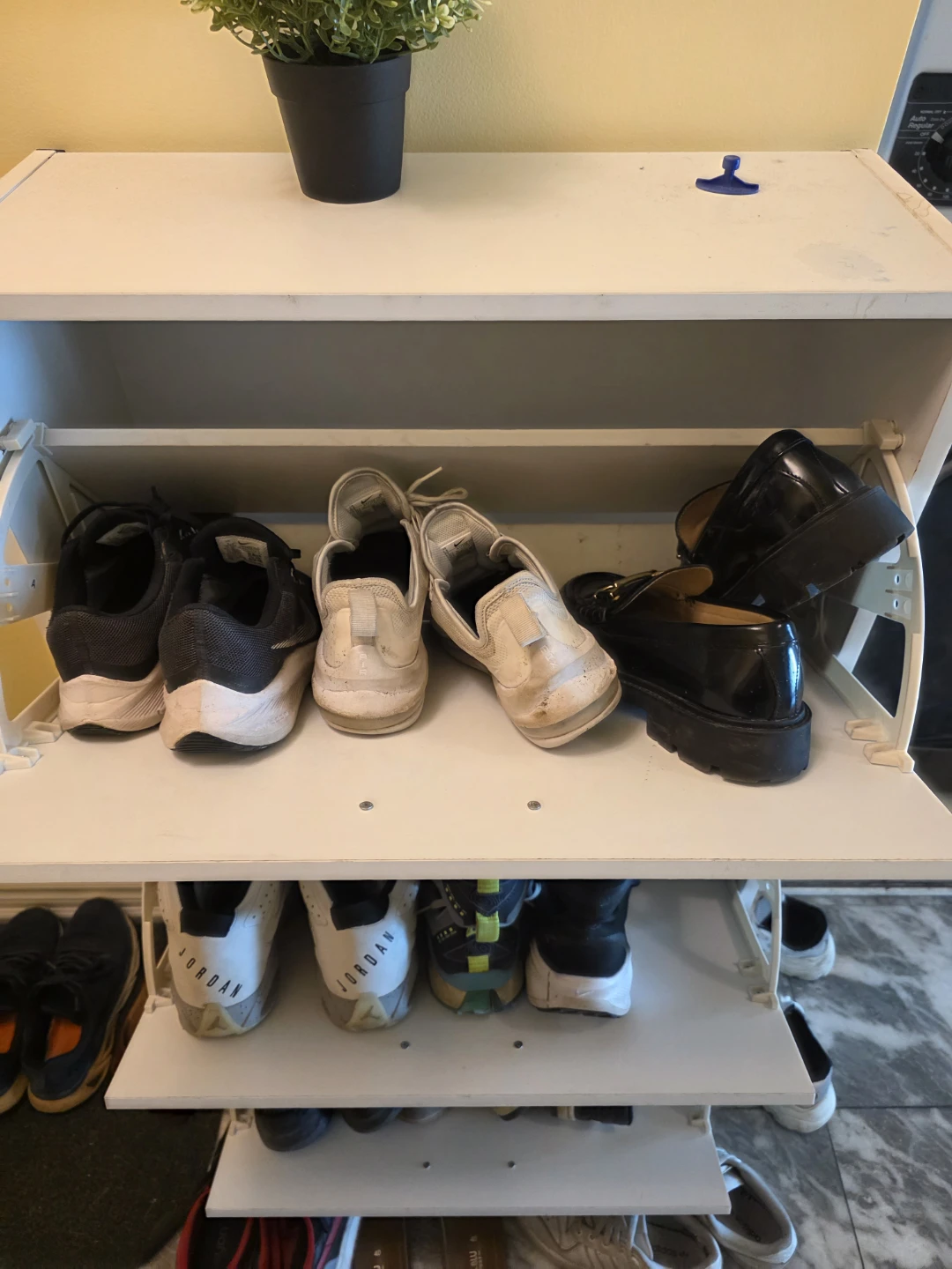White 3-Drawer Shoe Cabinet - photo 2