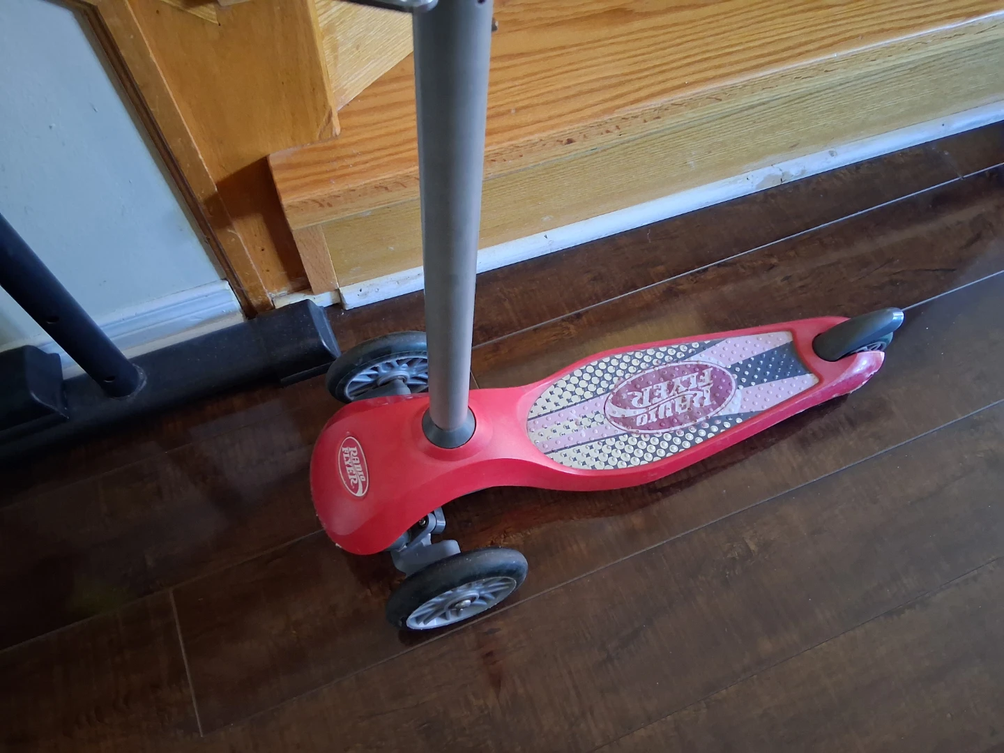 Radio Flyer Red 3-Wheel Scooter in good condition