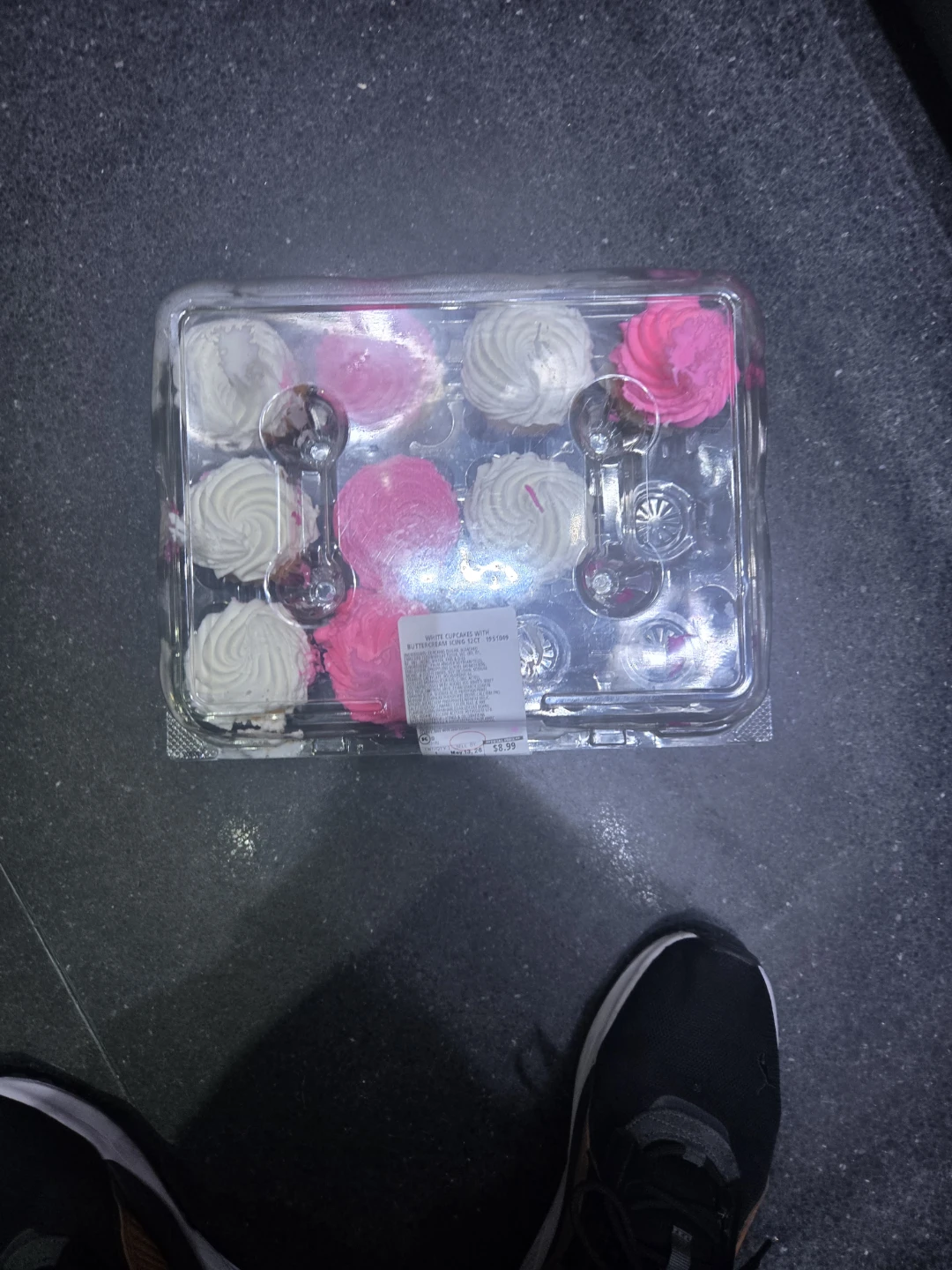 Mini Vanilla Cupcakes with Buttercream Frosting (12 ct)