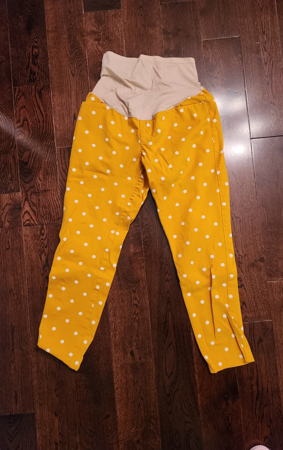 Old Navy Maternity Pixie ankle Pants Yellow Polka Dot
