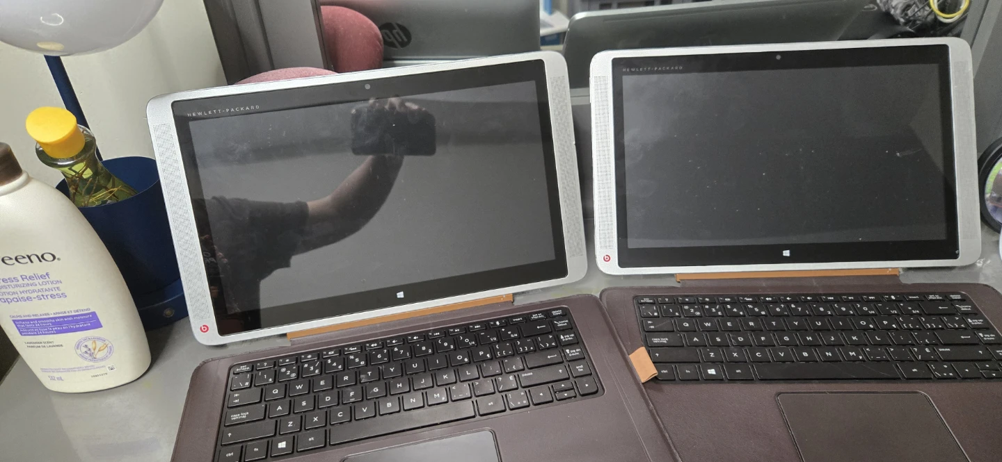 BEST OFFER TAKES IT - HP Detachable Laptop - Nowindows installed