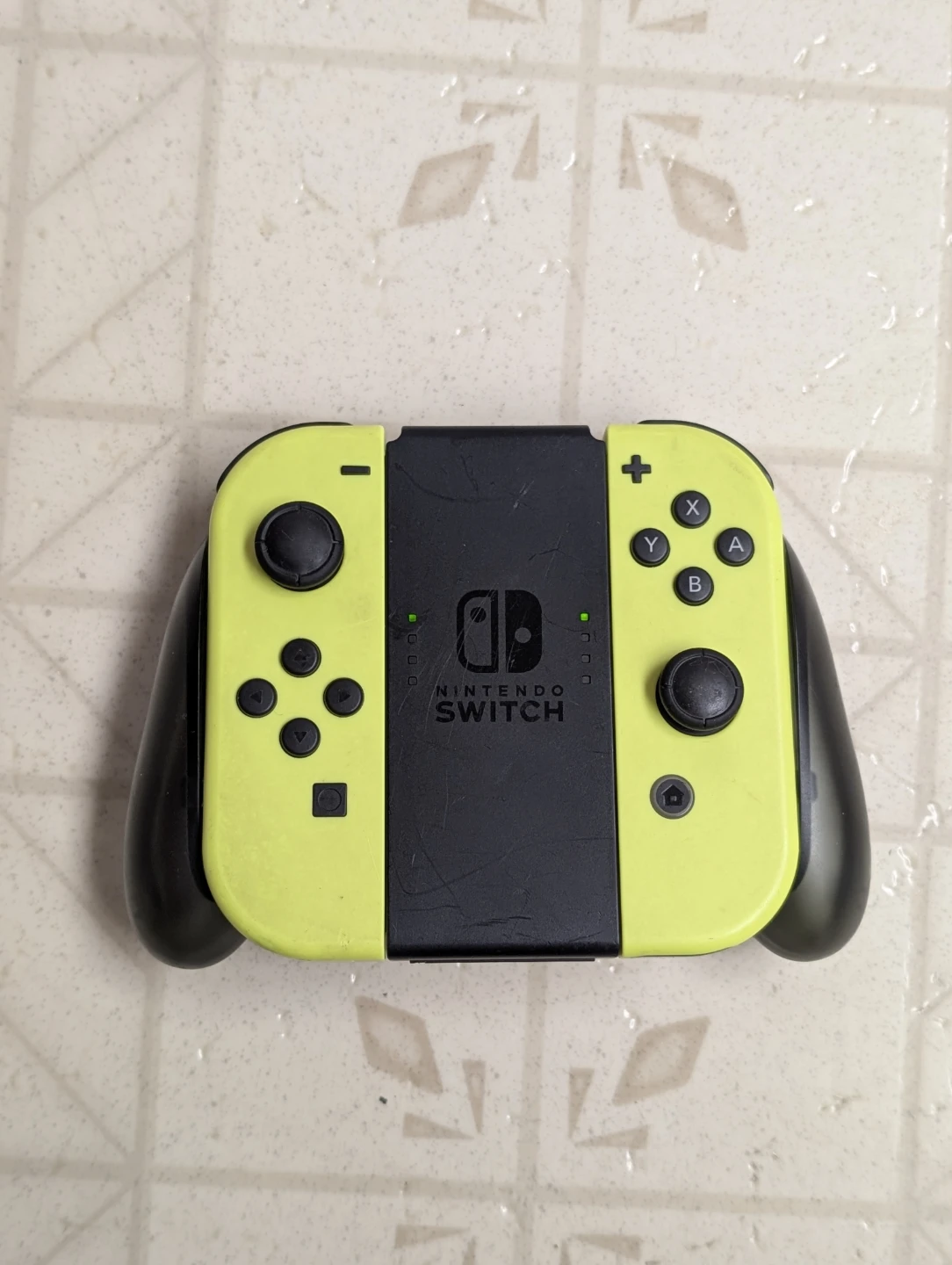 Nintendo Switch Joy-Con (Left/Right) - Neon Yellow