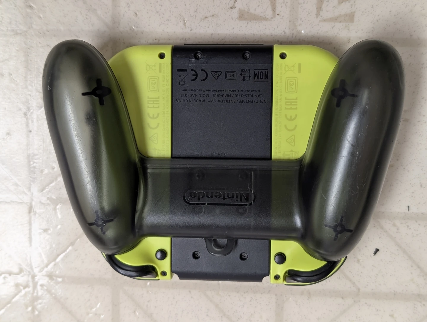 Nintendo Switch Joy-Con (Left/Right) - Neon Yellow - photo 2