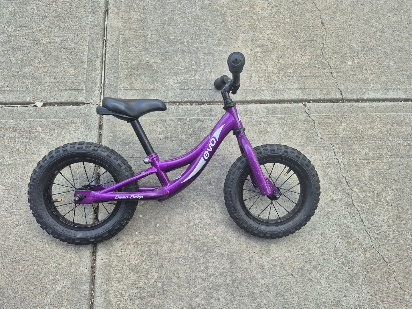 Kids bikes for both $15 firm. Cash Only.