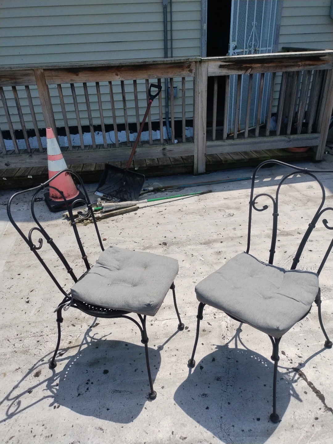 Metal Bistro Chairs with Cushions (Set of 2)