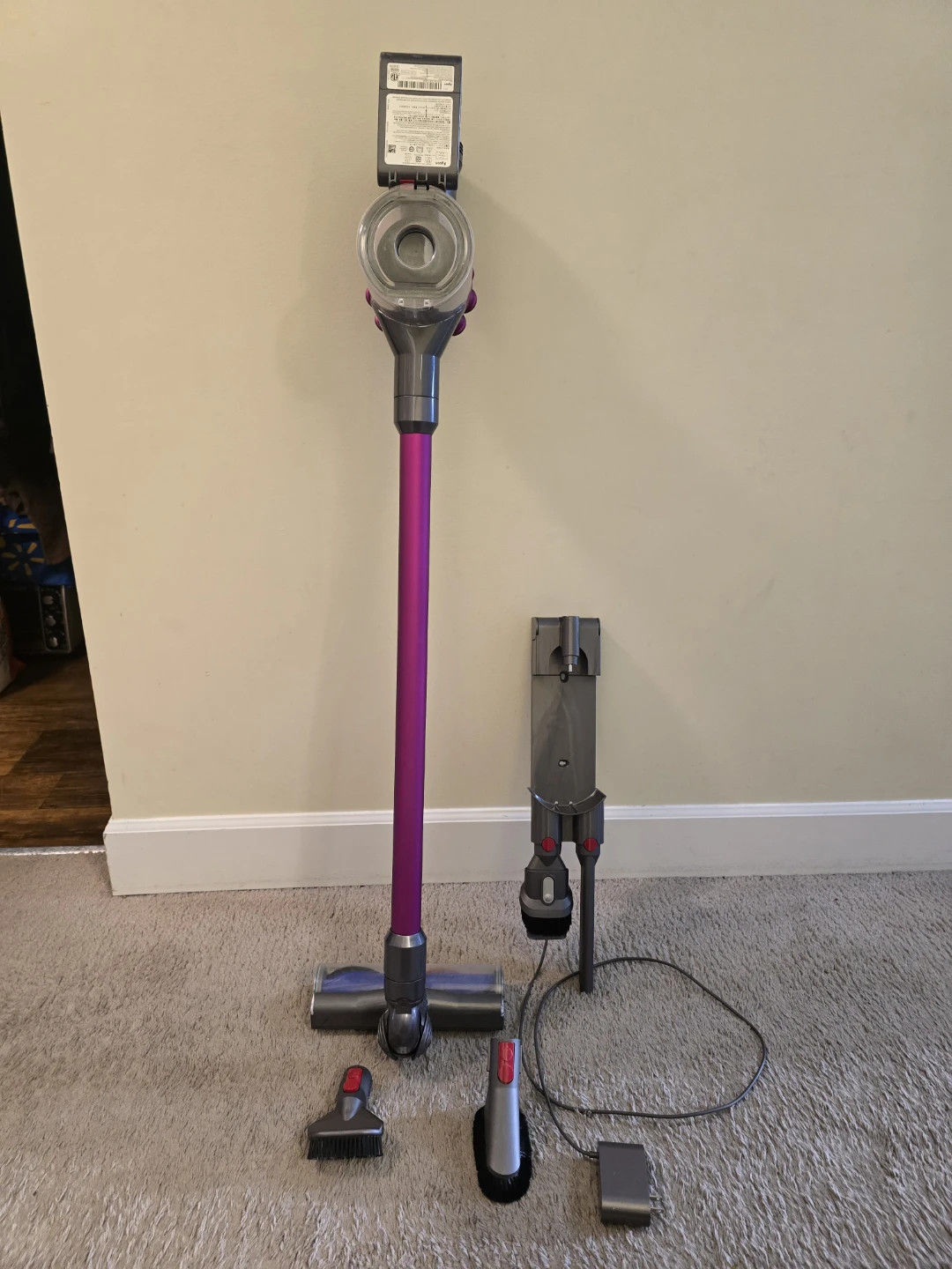 Dyson v7 vacuum - photo 3