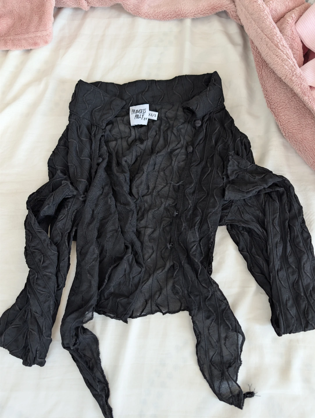 Princess Polly Black Crinkle Mesh Shirt XS/S