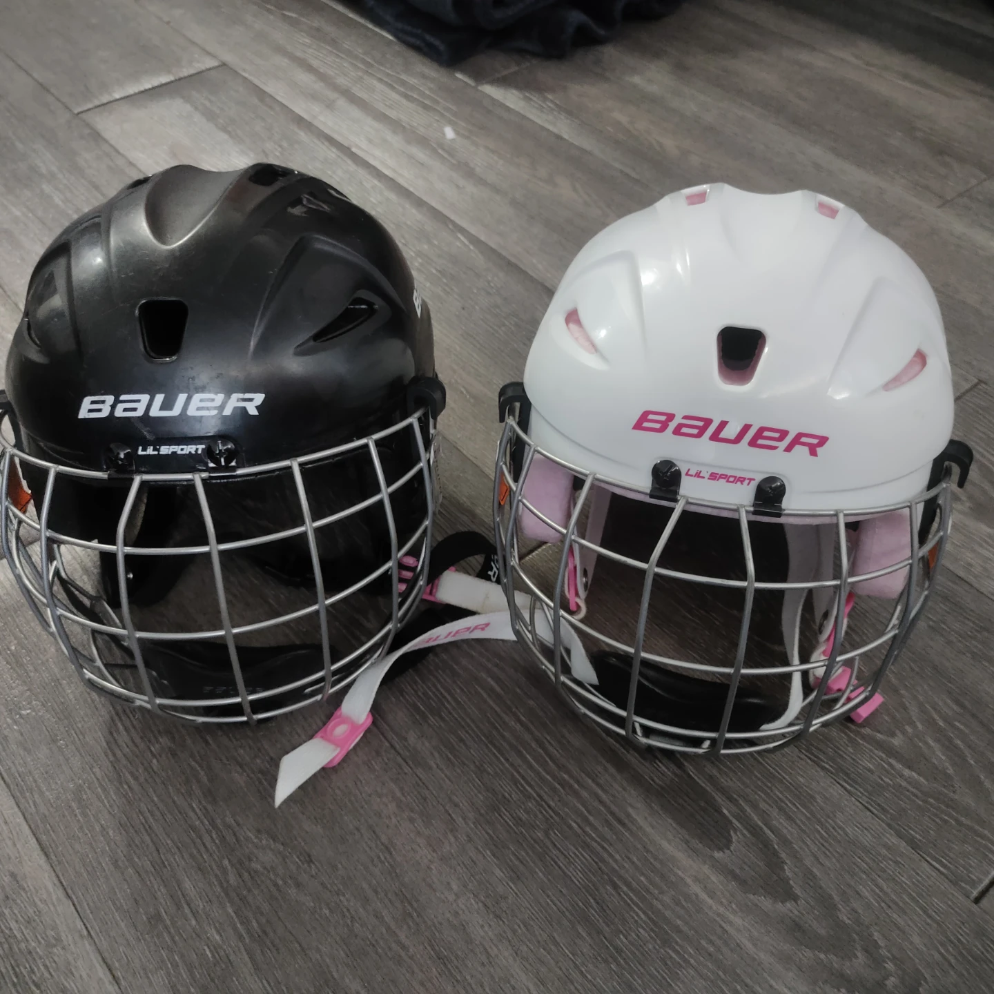 Bauer Lil' Sport Hockey Helmet with Cage