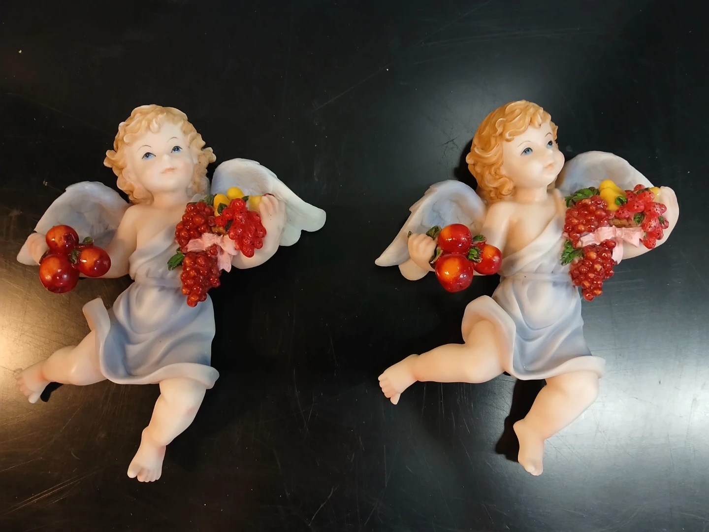 Pair of Cherub Figurines with Fruit - photo 5