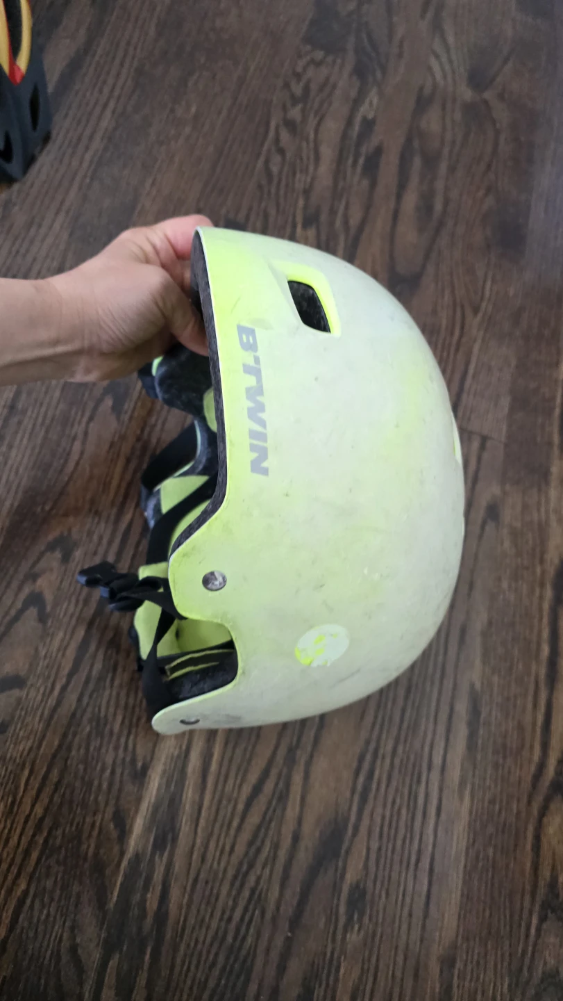 B'Twin bike Youth Helmet