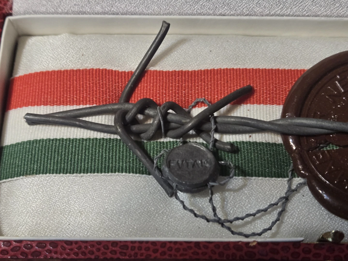 The Iron Curtain piece of barbed wire with certificate of origin - photo 2