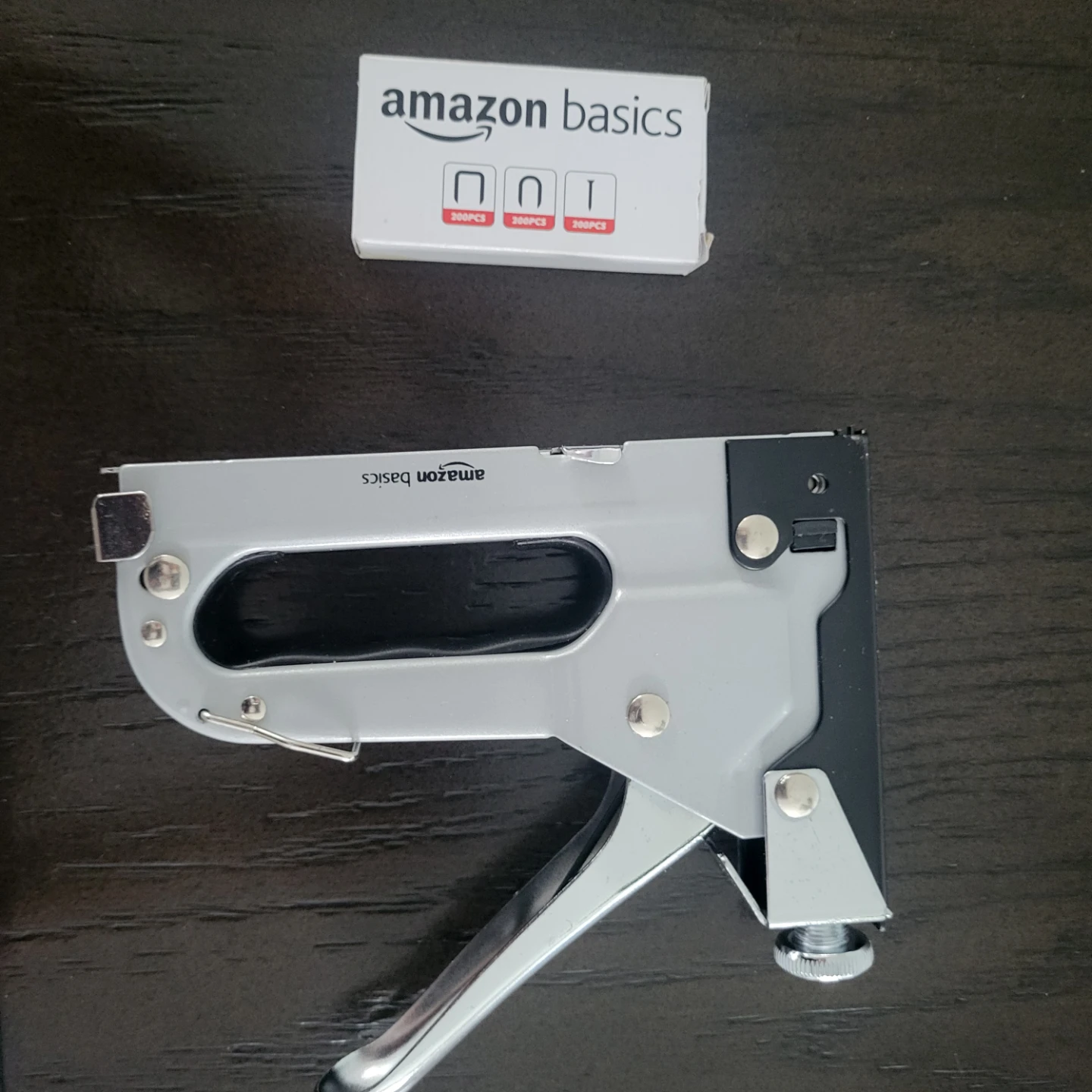 Amazon Basics Stapler with Staples