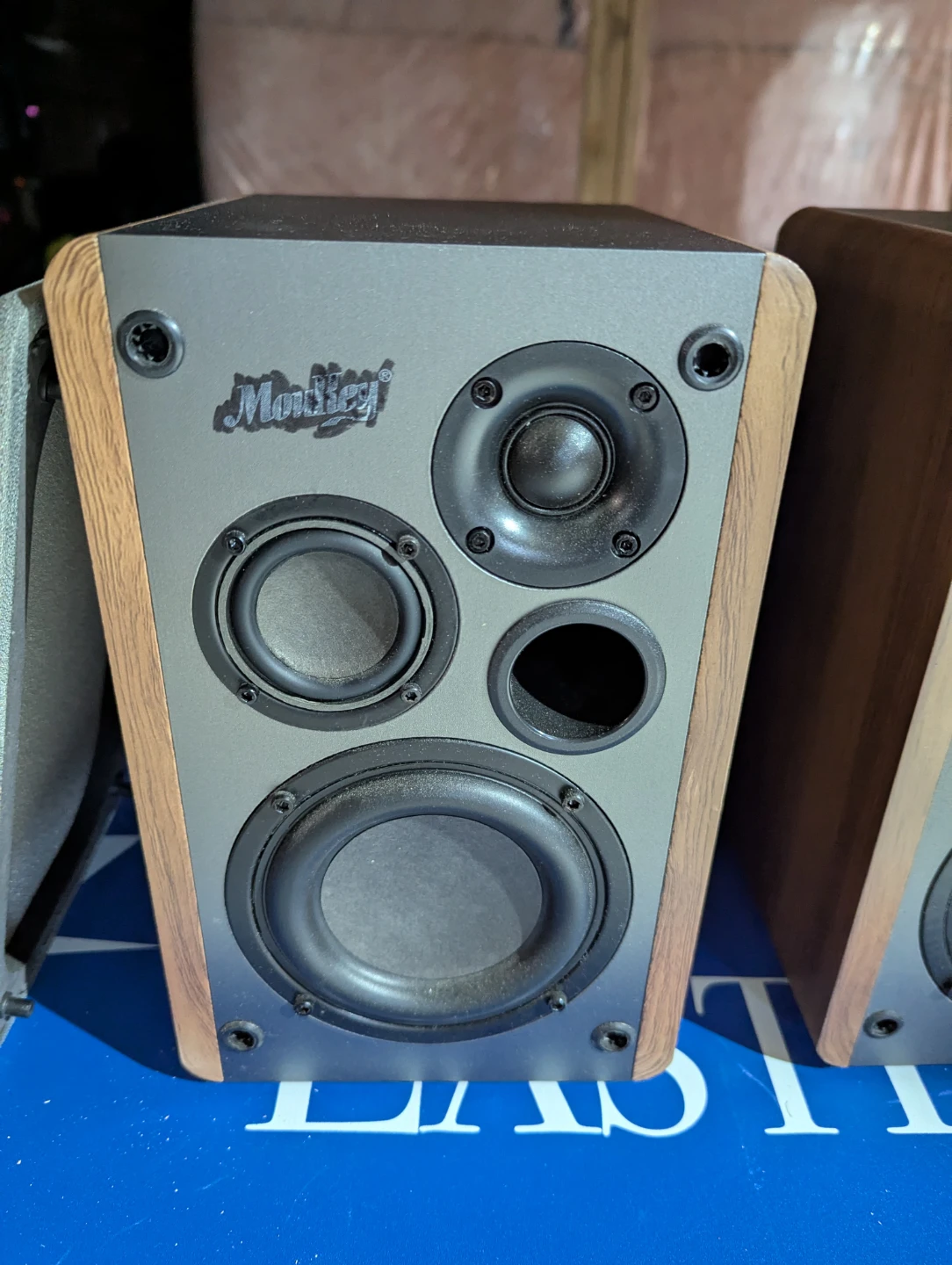 Moukey MA26-1 Bookshelf Powered Speakers - photo 2