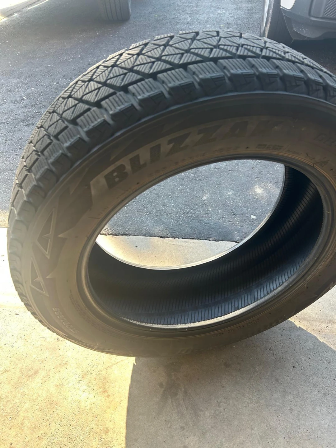 Bridgestone Blizzak Winter Tire 225/60R18 - photo 2