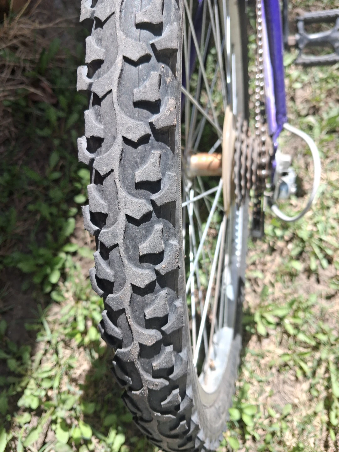 NEXT HighPeak 24 inch Mountain Bike - photo 3