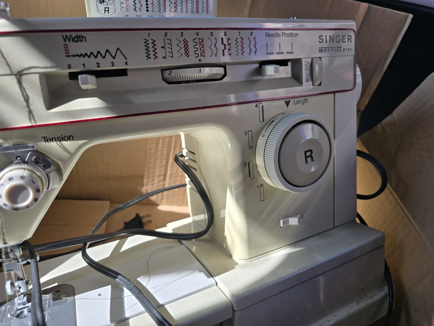 Vintage Singer Merritt 8734 Sewing Machine - photo 4