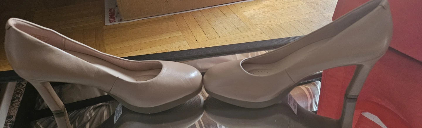 Clarks Collection Women's Beige Leather Heels Size 5M - photo 3
