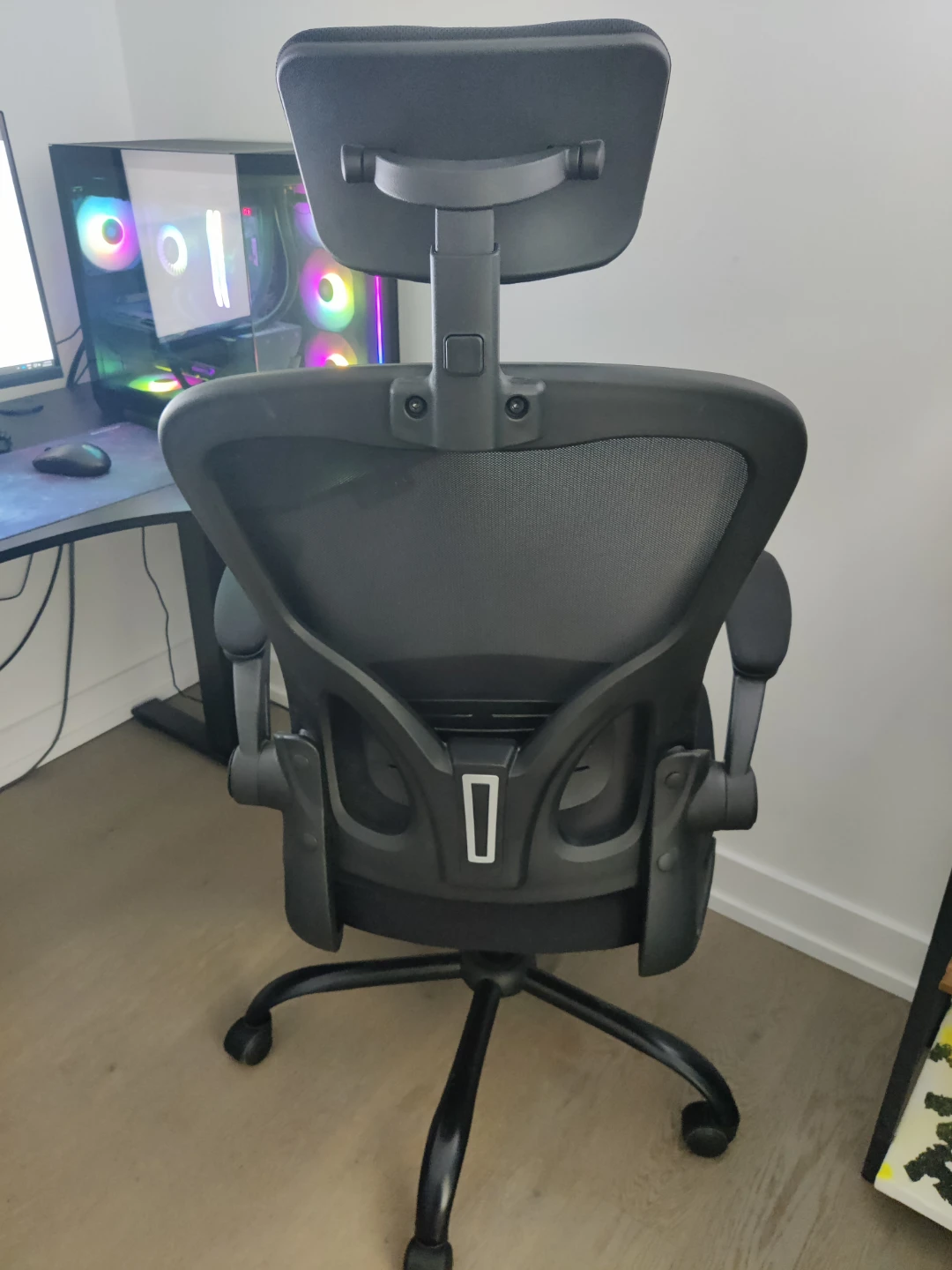 Black Mesh Ergonomic Office Chair with Headrest - photo 2
