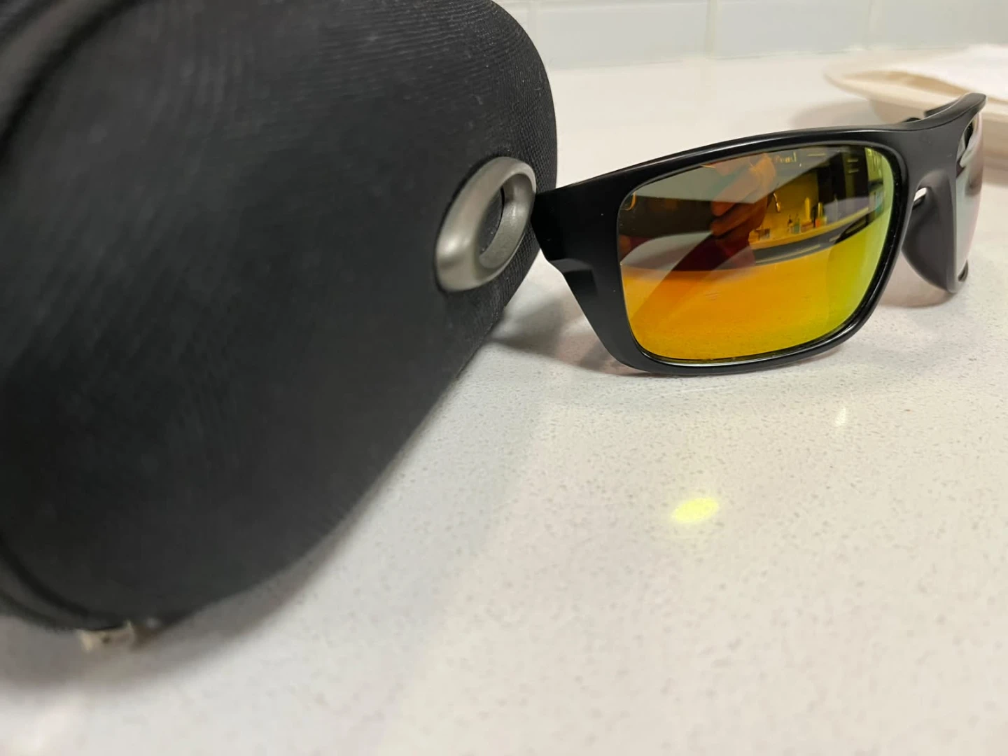 Oakley Sunglasses with Case - photo 3