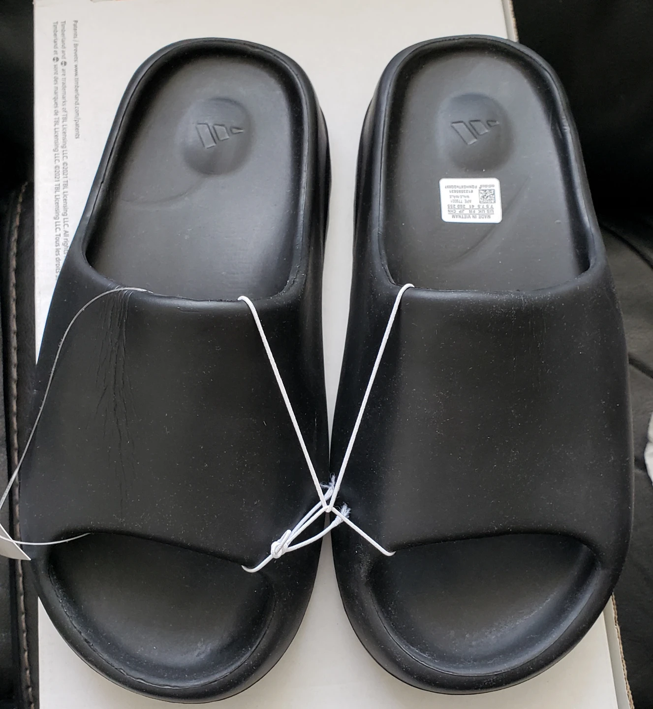 Brand new Adidas Yeezy Black Slippers S 7.5