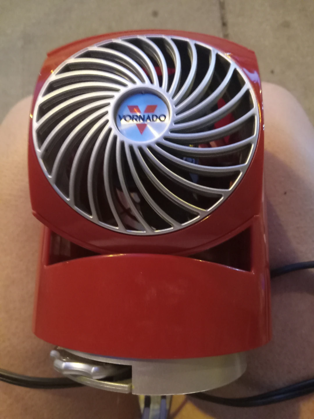 Vornado Flippi V6 Personal Desk Fan - photo 2