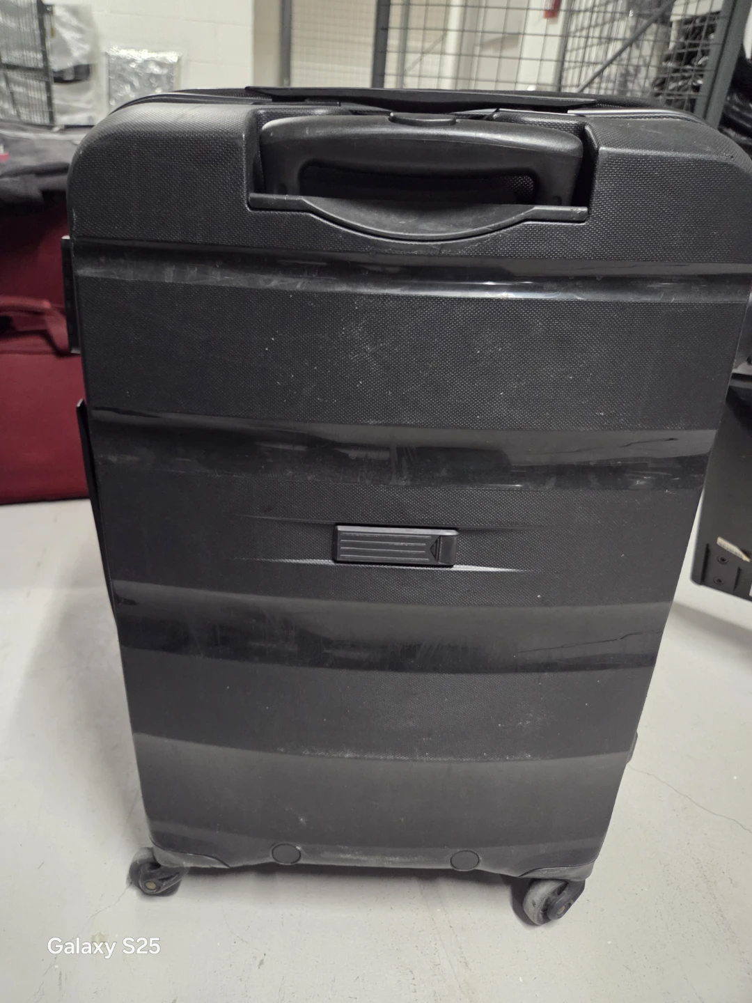 American Tourister Black Suitcase with TSA Lock - photo 5