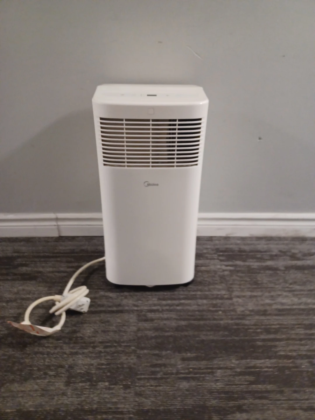 Midea Portable Air Conditioner - photo 2