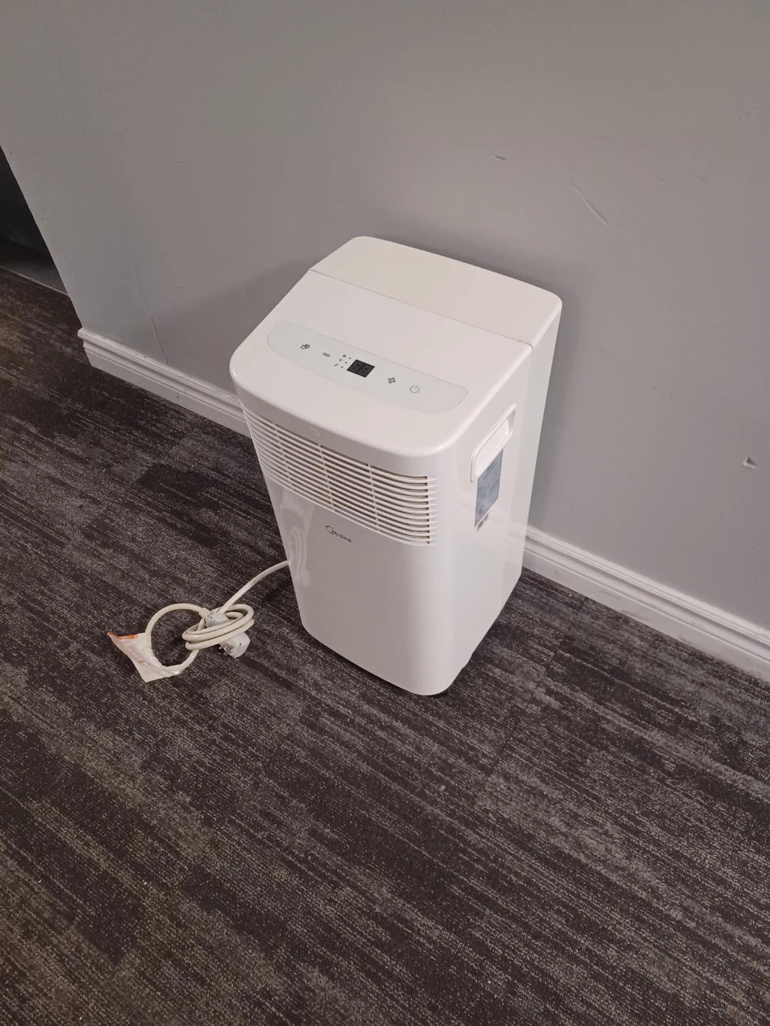 Midea Portable Air Conditioner - photo 4