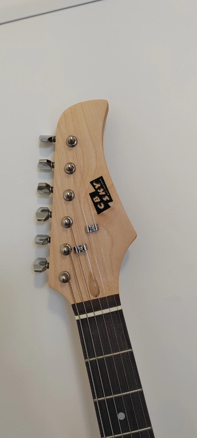 CB SKY Electric Guitar with G-5 Amplifier - photo 4