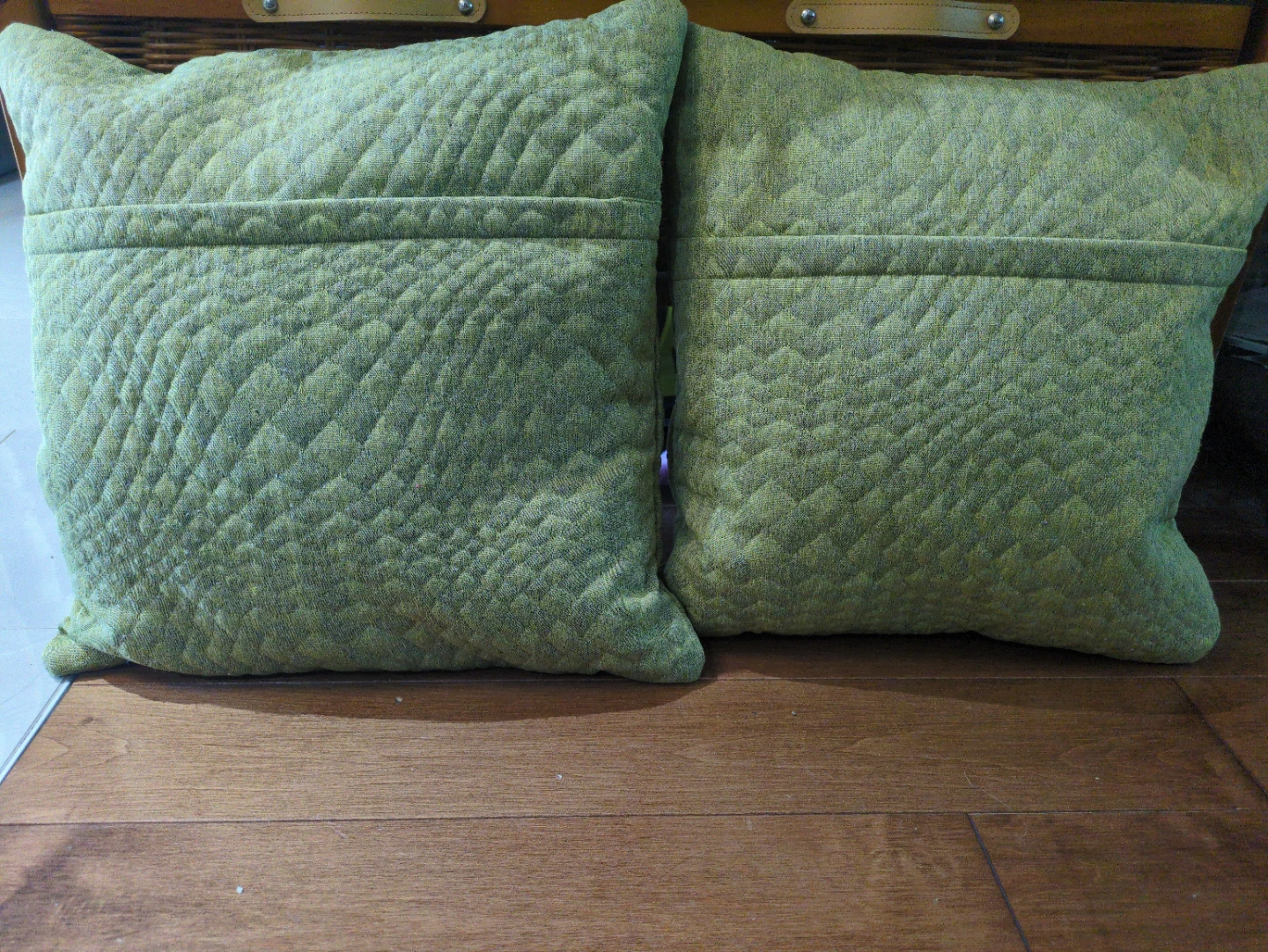 Set of 2 Green Quilted Throw Pillows - photo 2