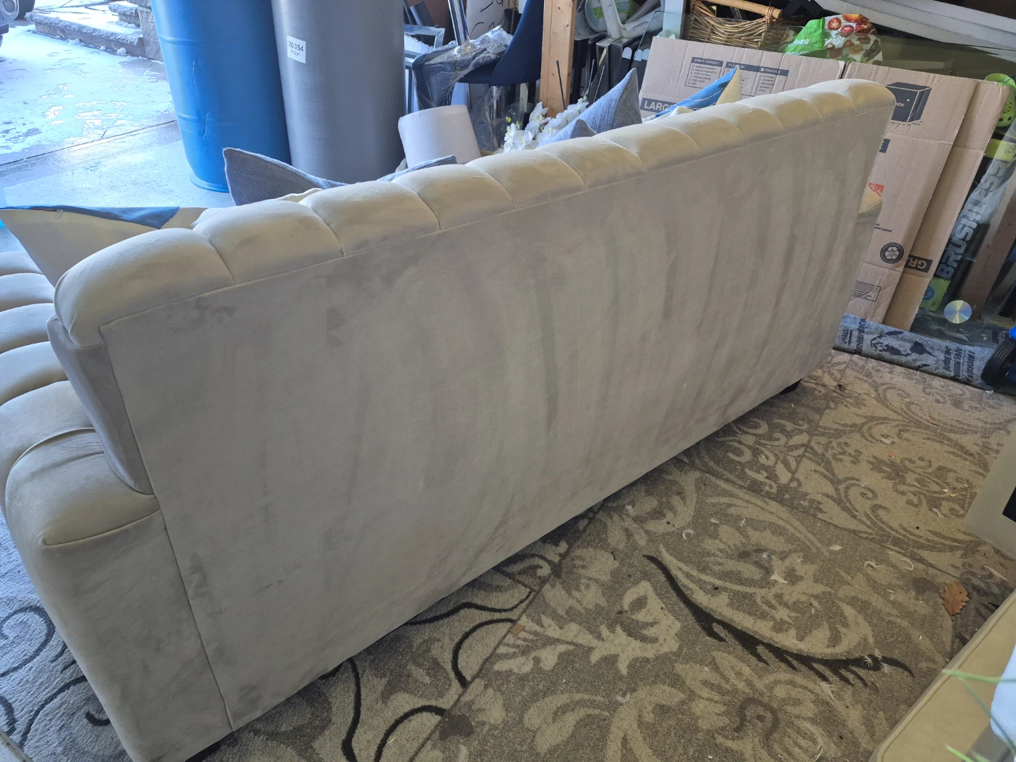 Beige Velvet Sofa with Fluted Design - photo 4