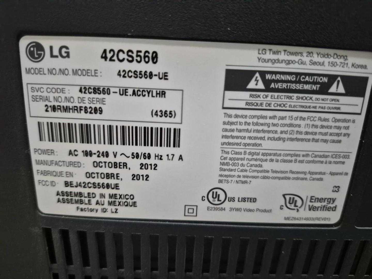 LG 42" LCD TV - photo 3