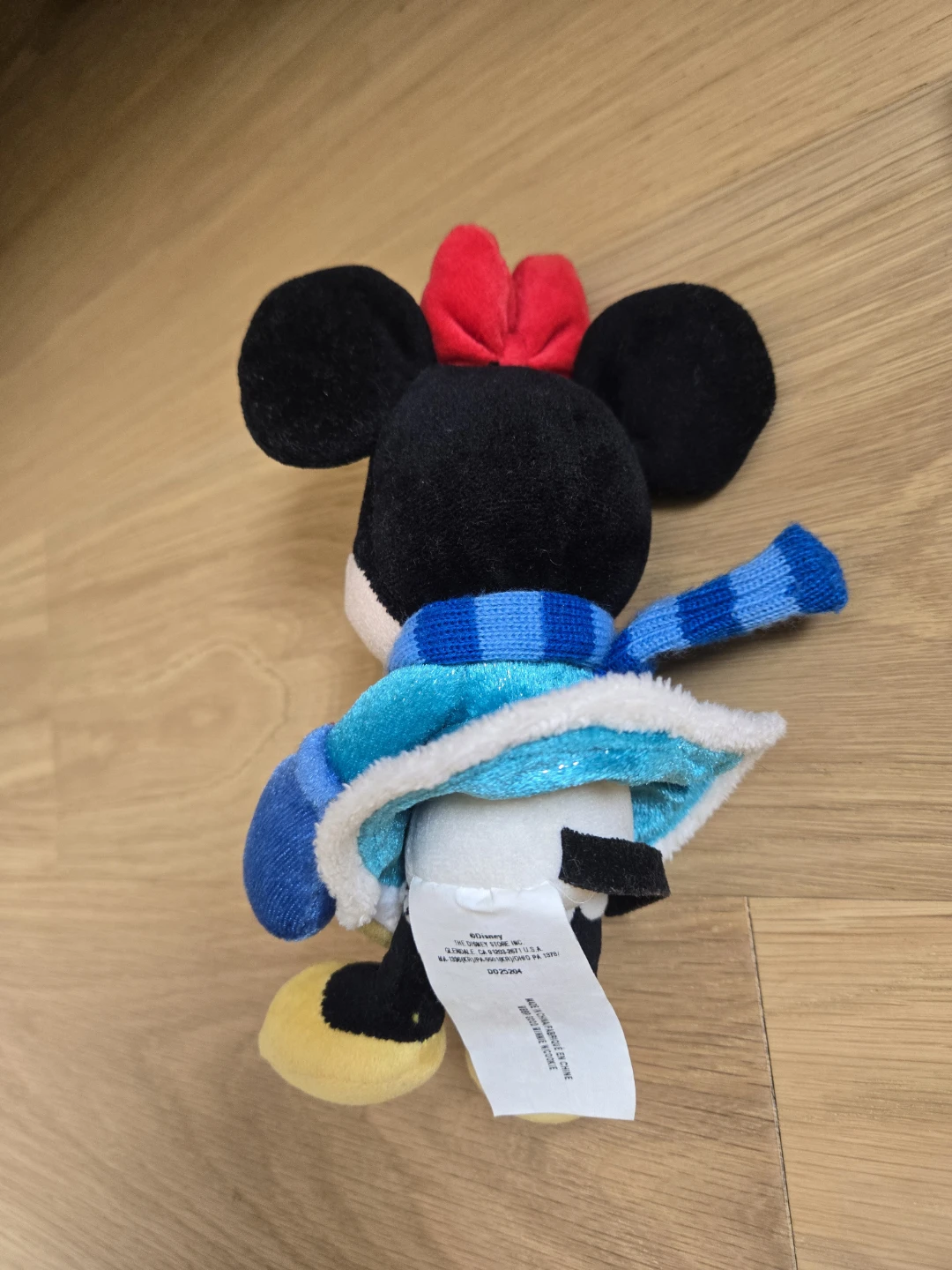 Vintage 2000s Disney Minnie Mouse Winter Plush Toy Doll - photo 2
