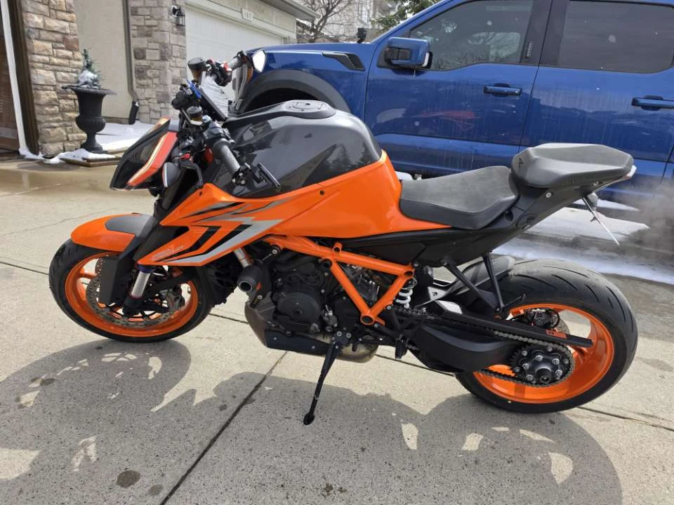 2023 KTM 1290 Super Duke R EVO - photo 2