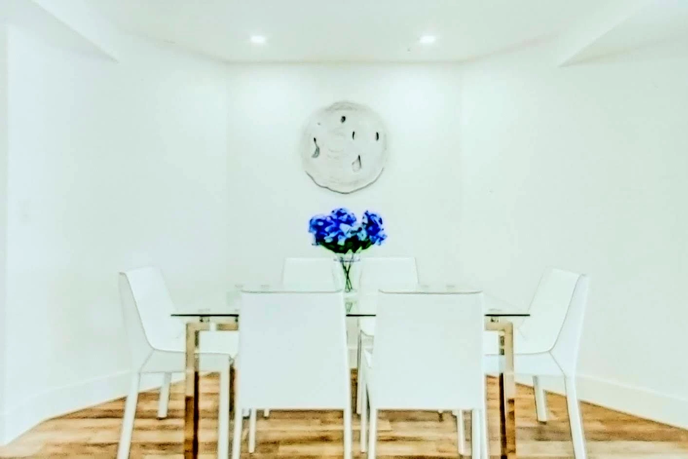 Glass Top Dining Table with 6 White leather Chairs - photo 2