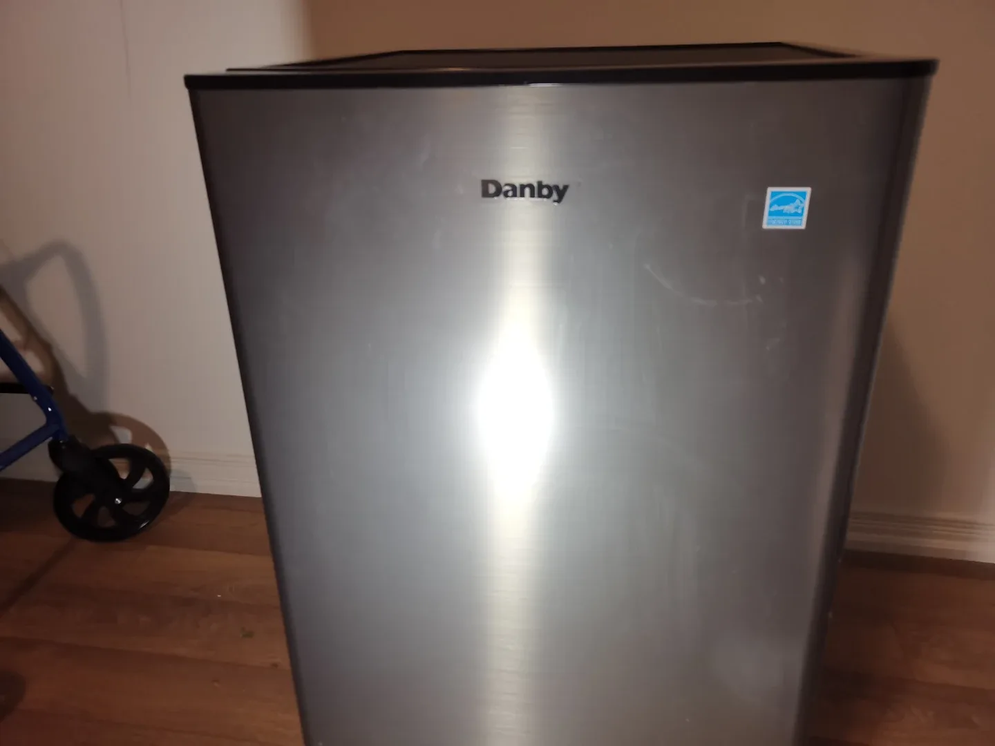 Danby Mini Fridge - photo 5