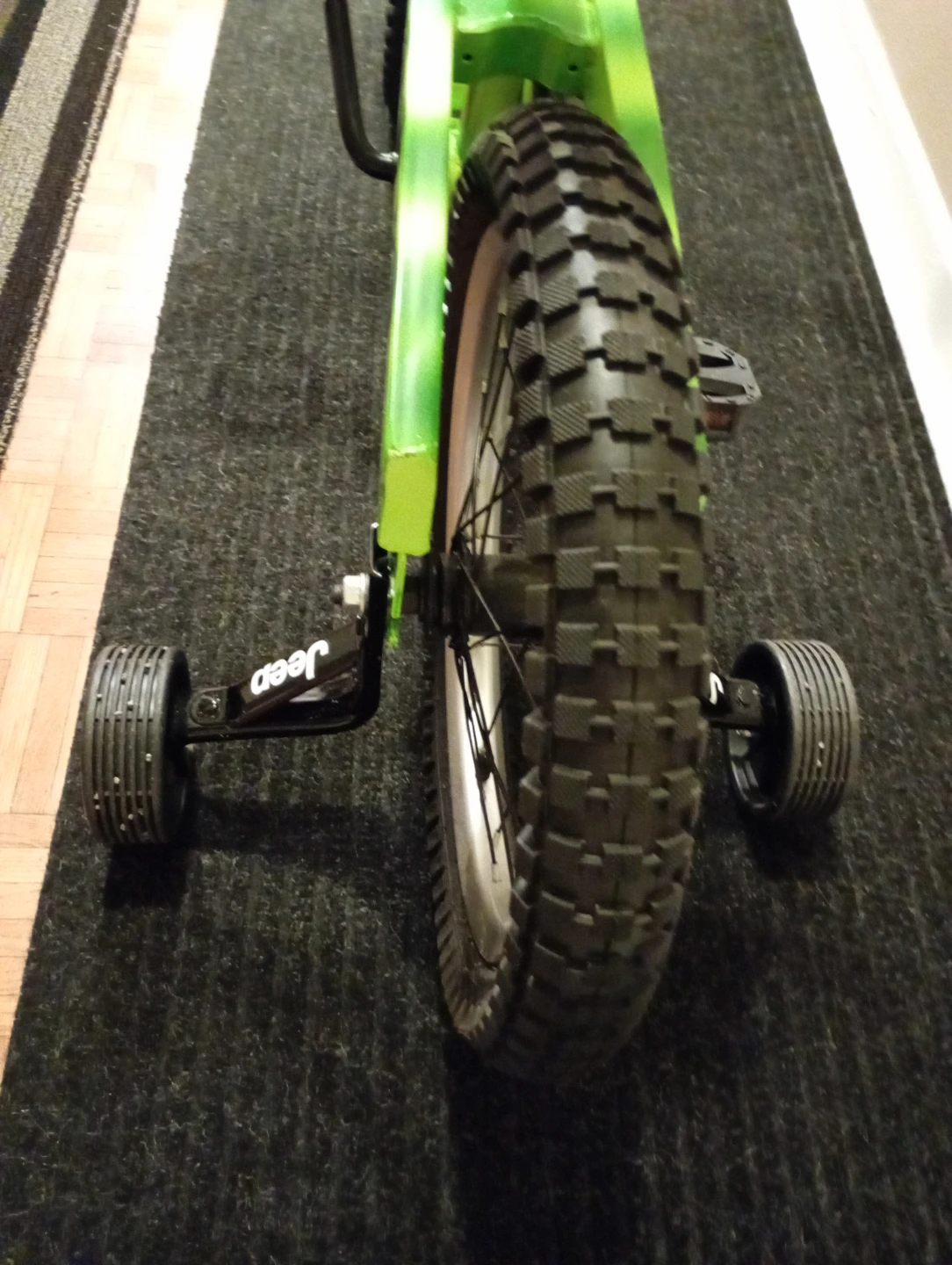 Jeep X16 Kids Bike with Training Wheels - photo 2